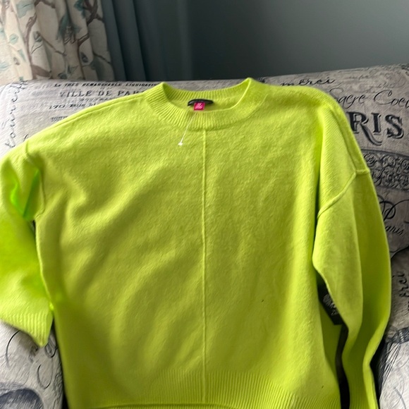 Vince Camuto NWTS sweater - Picture 2 of 10